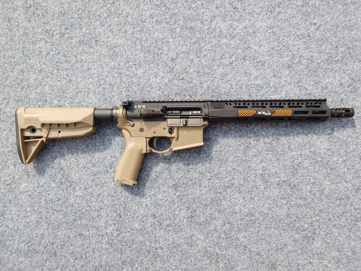 VFC - BCM MK2 MCMR 11.5" GBB /DX Version med 2x magasin (2 Tone) (VFC M4 V3 GBB System /Guide-HOP)